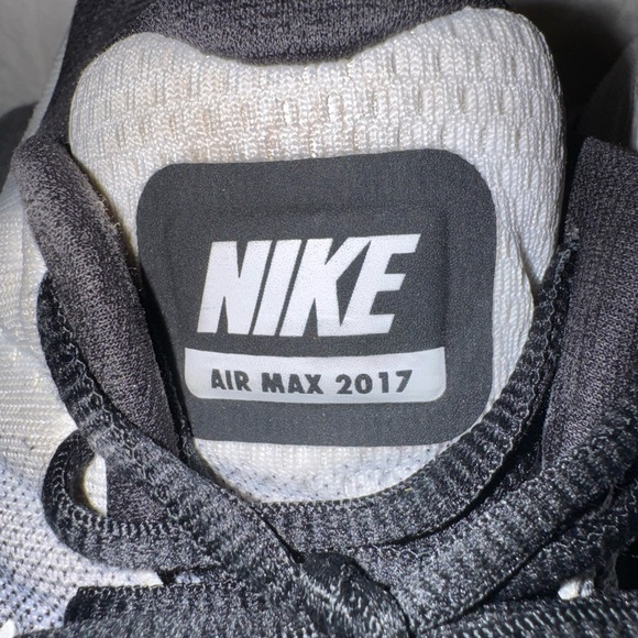Nike Air Max 2017 Men’s Black and White Gradient Sneakers - Picture 5 of 5